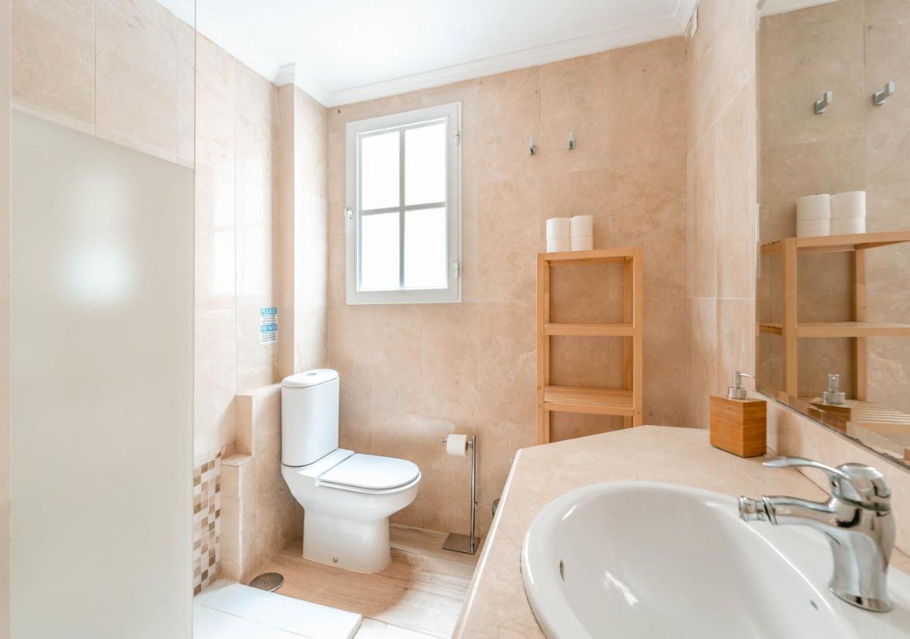 Gran Apartamento De 3 Habitaciones Junto A La Catedral マラガ エクステリア 写真