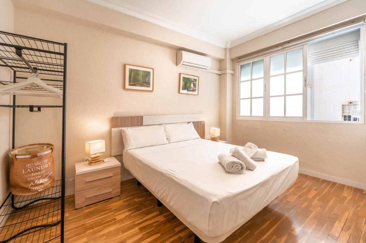 Gran Apartamento De 3 Habitaciones Junto A La Catedral マラガ エクステリア 写真