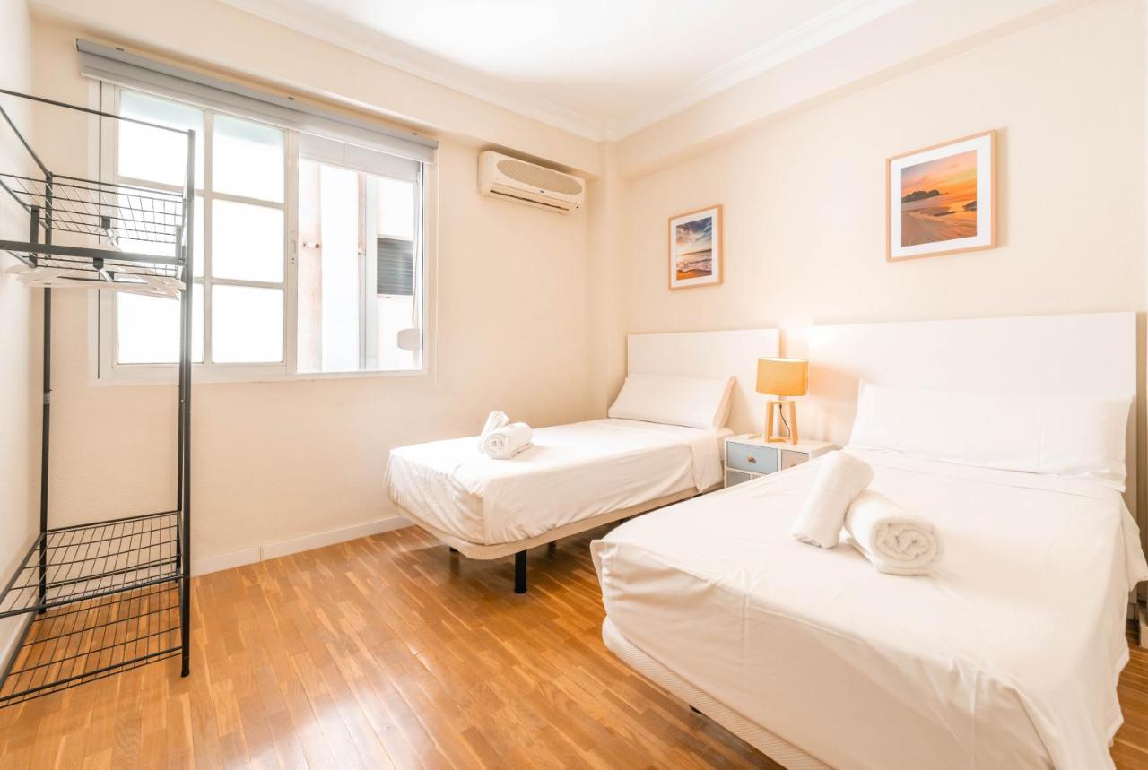 Gran Apartamento De 3 Habitaciones Junto A La Catedral マラガ エクステリア 写真