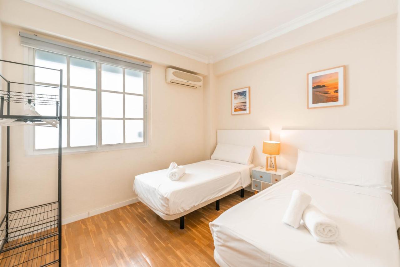 Gran Apartamento De 3 Habitaciones Junto A La Catedral マラガ エクステリア 写真
