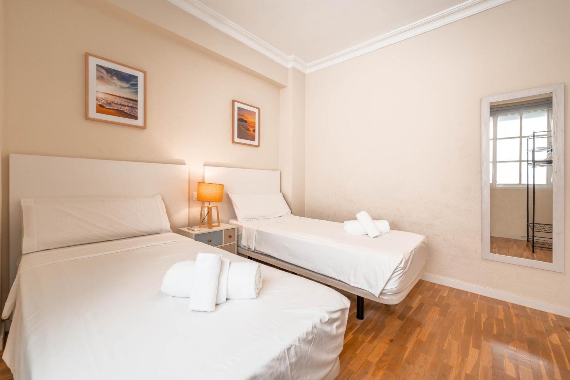 Gran Apartamento De 3 Habitaciones Junto A La Catedral マラガ エクステリア 写真